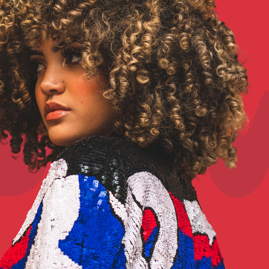 Cheveux bouclés : Comment définir ses boucles après J3