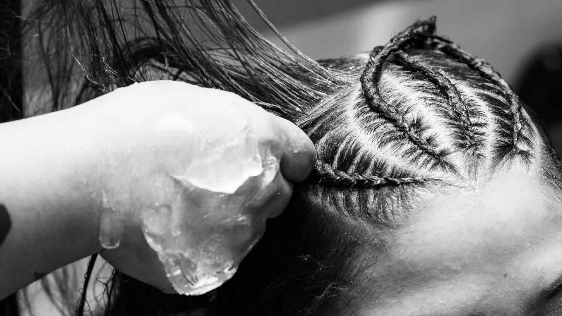 coiffure afro nattes collées sur cheveux texturés avec gel