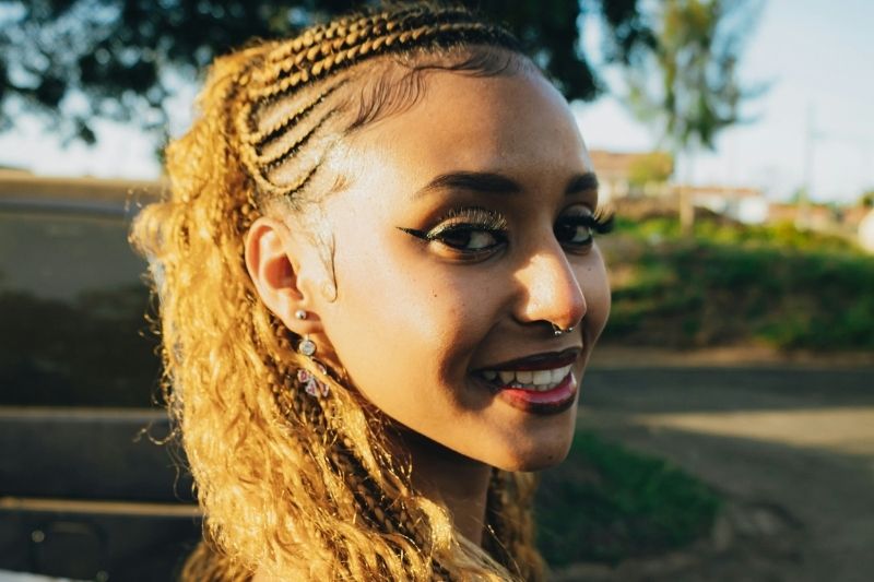 Cheveux déshydratés : ces 5 idées reçues à oublier
