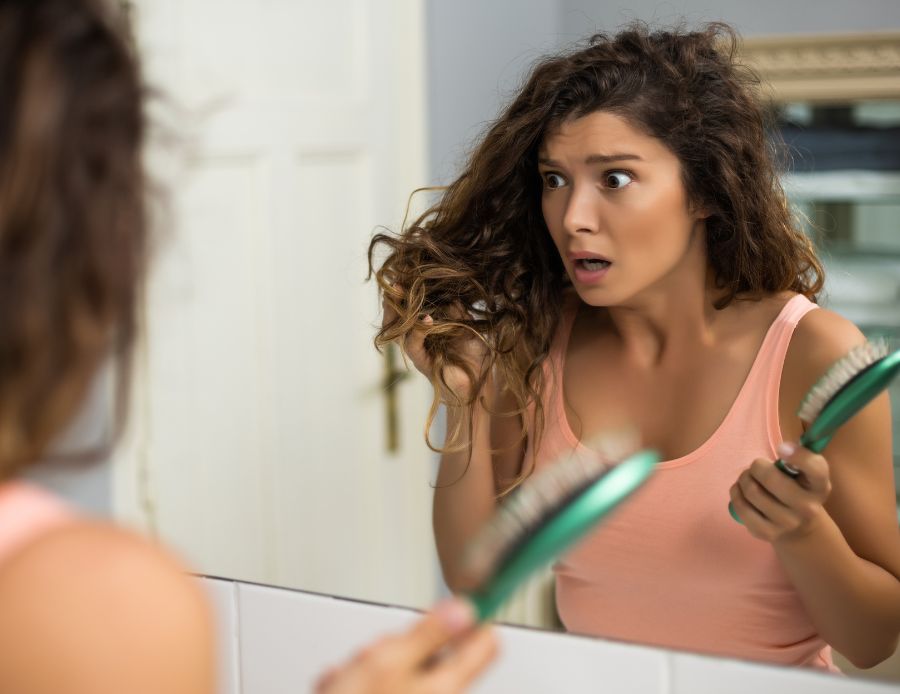 Perte de cheveux en Automne : 7 conseils pour stopper la chute !