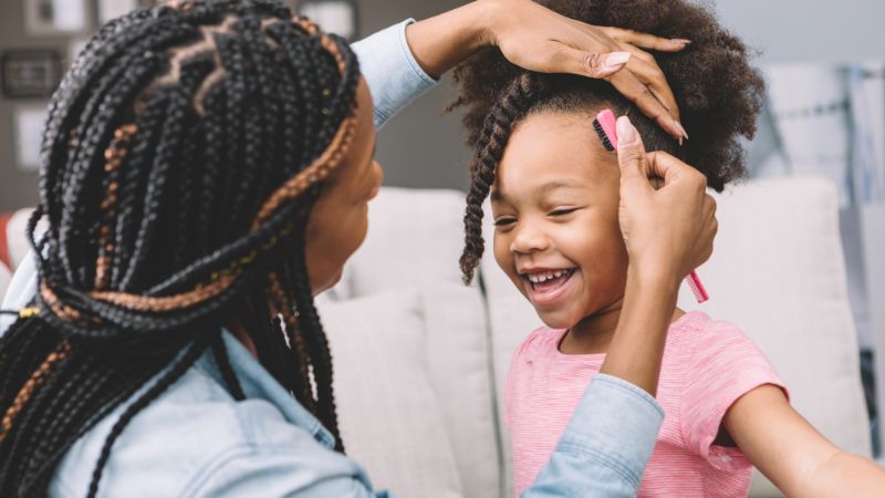 Idées de coiffures faciles pour petites filles aux cheveux afros