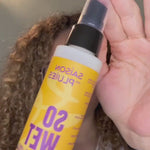 Démonstration du spray hydratant So Wet Oh! de Saison des Pluies sur cheveux bouclés